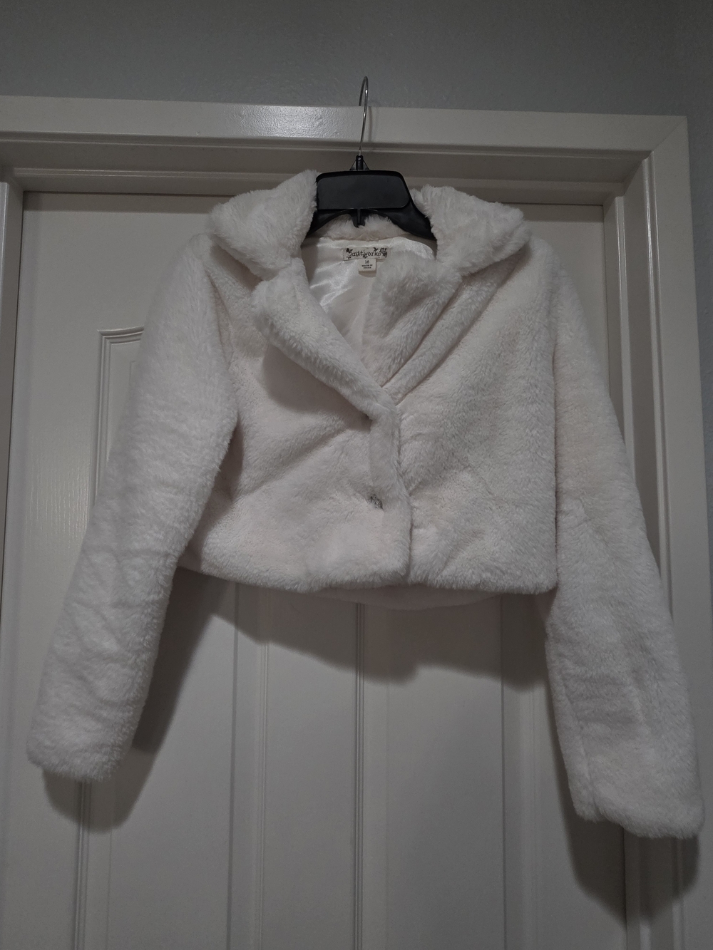 ✨️Beautiful Faux Fur Coat - White✨️